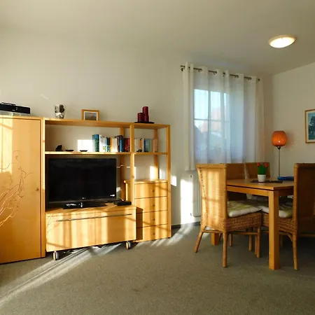 Holiday home Unterm Reetdach Born